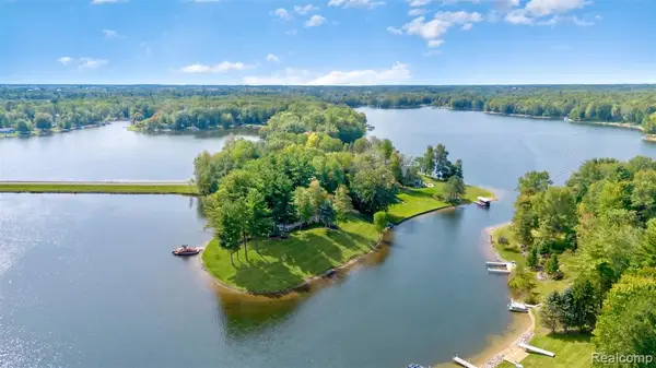 2380 Islanders Way, Gladwin, MI 48624