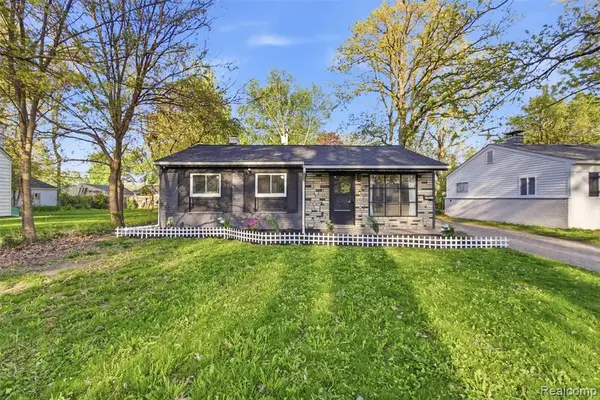 28032 Fairfax, Southfield, MI 48076