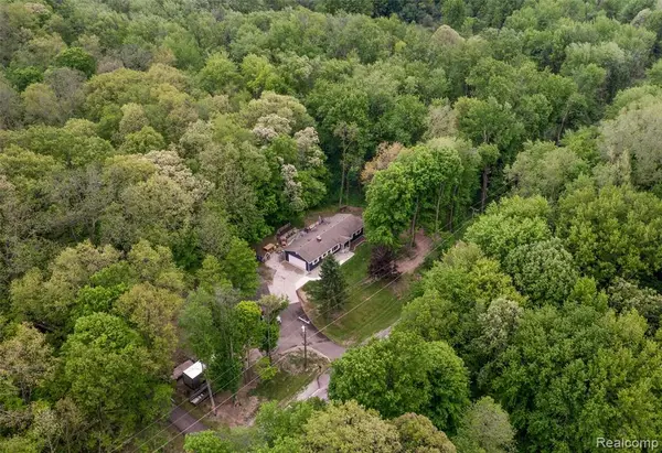 7566 Curtis, Northville, MI 48168