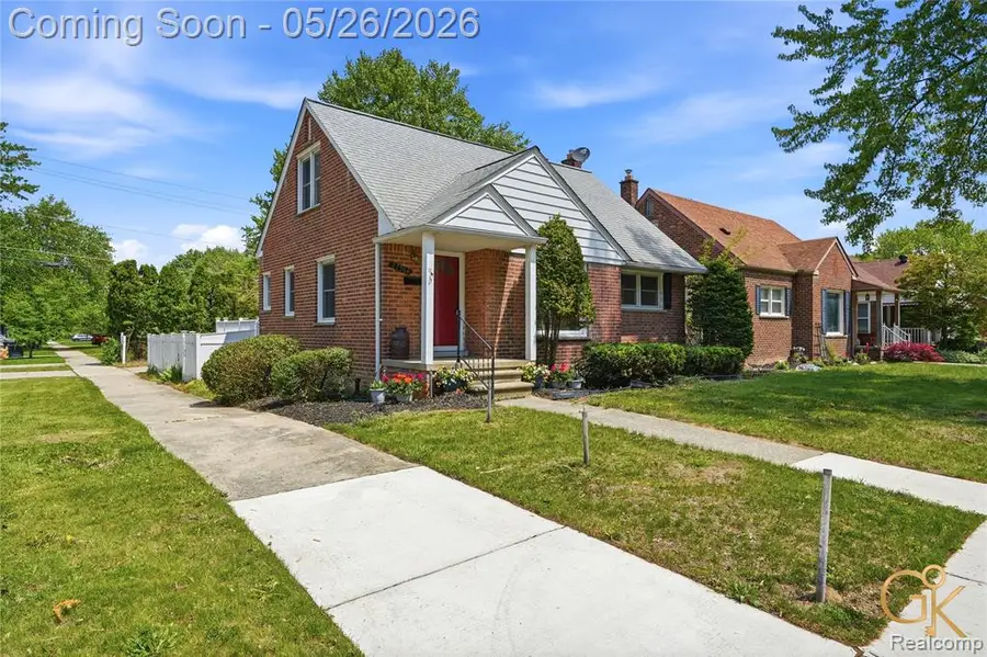 27564 W Chicago, Livonia, MI 48150 - #2