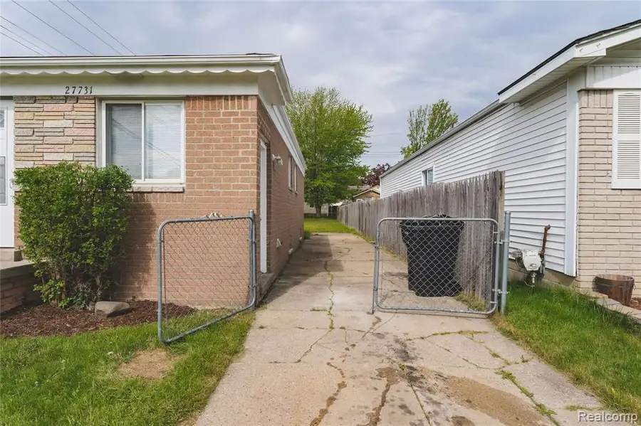 27731 Bohnhoff, Roseville, MI 48066 - #2
