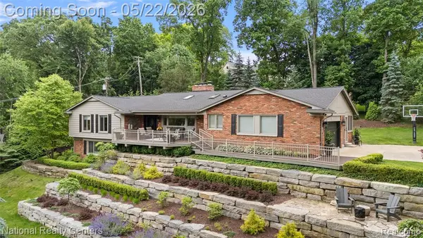 4571 W Grindley, Bloomfield Hills, MI 48302
