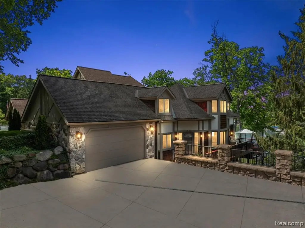 1739 Ridge, White Lake, MI 48383 - #1