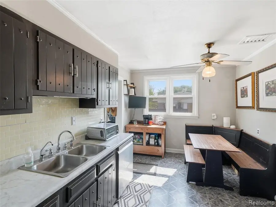 2733 Lovington, Troy, MI 48083 - #3