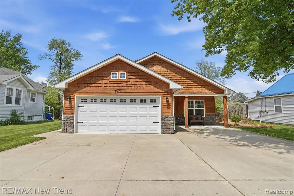 6070 Hackett, Waterford, MI 48327 - #1