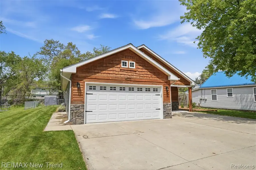 6070 Hackett, Waterford, MI 48327 - #3