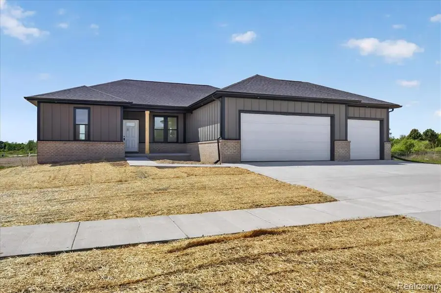 2401 Mcclellan, Davison, MI 48423 - #2