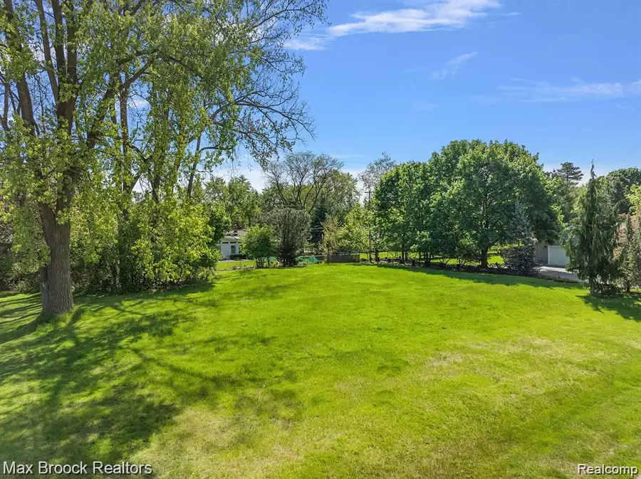 0000 Pine Ridge Road, West Bloomfield, MI 48324 - #2