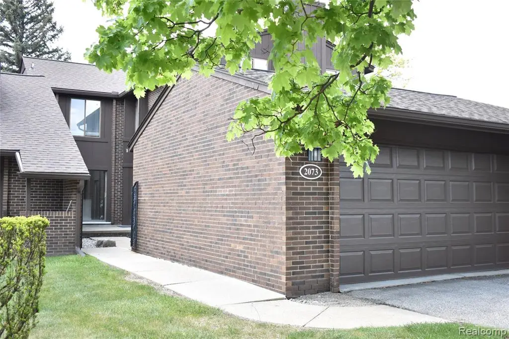 2073 Bordeaux, West Bloomfield, MI 48323 - #1