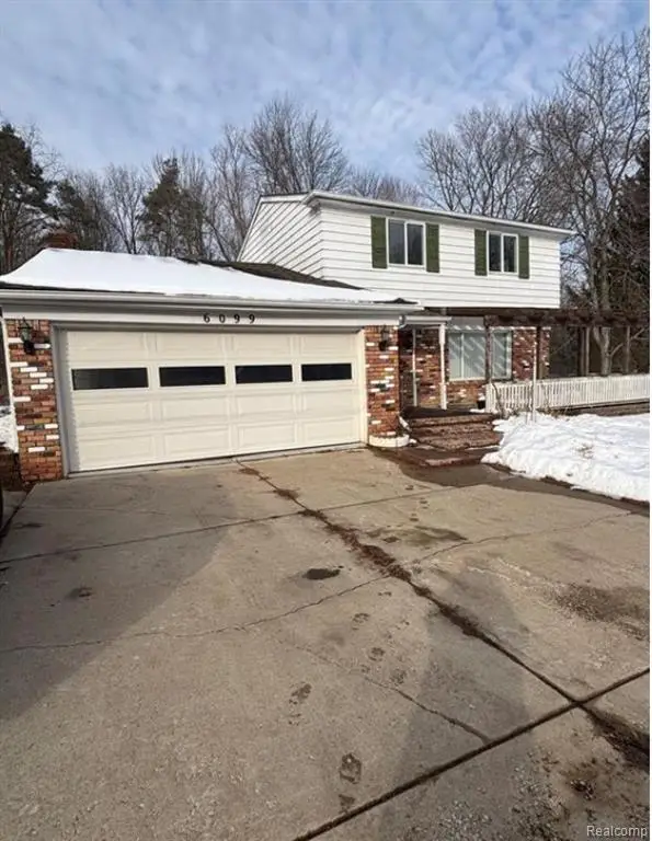 6099 Brookwood, Burton, MI 48509
