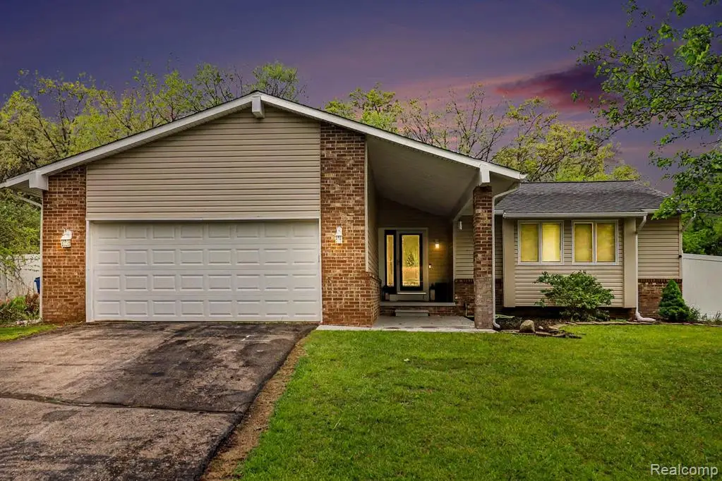 2770 Shady Hollow, White Lake, MI 48383 - #1