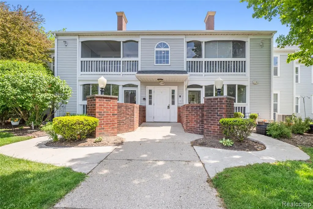 1139 Curzon #203, Howell, MI 48843 - #1