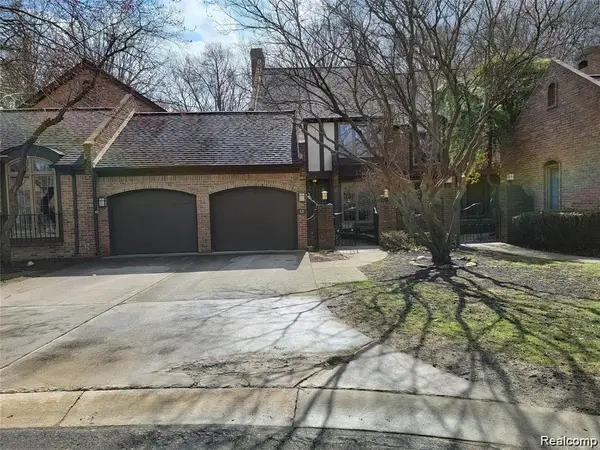 13 Timberlane, Dearborn, MI 48126