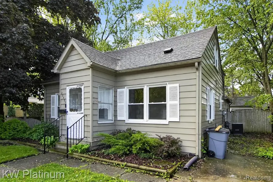22436 Doremus, Saint Clair Shores, MI 48080 - #2