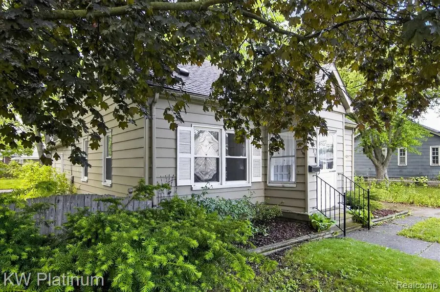 22436 Doremus, Saint Clair Shores, MI 48080 - #3