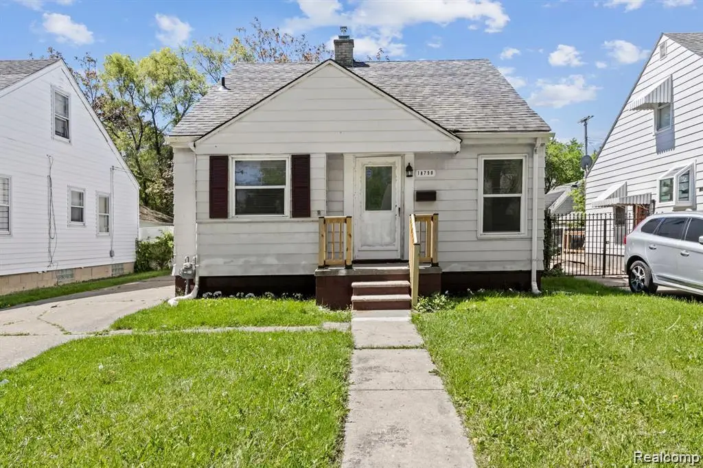 18750 Kingsville, Harper Woods, MI 48225 - #1