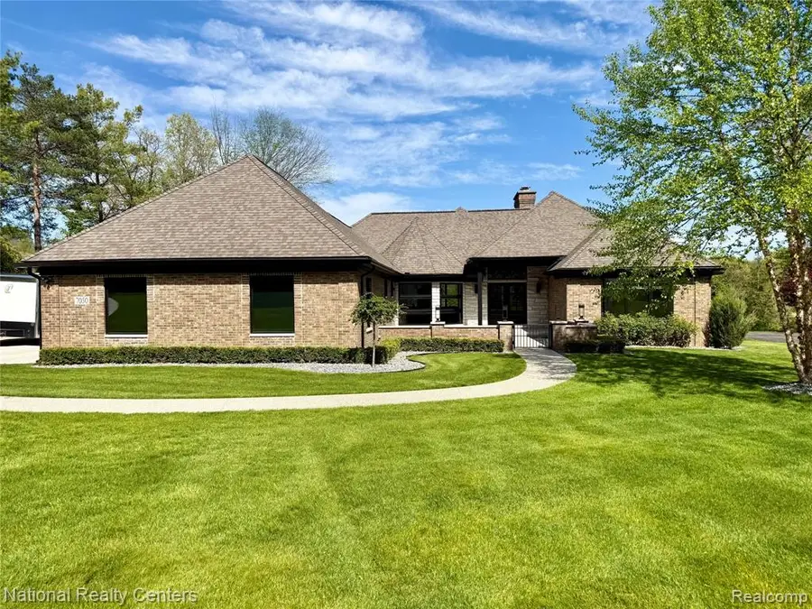 7050 Lake Shannon, Fenton, MI 48430 - #2