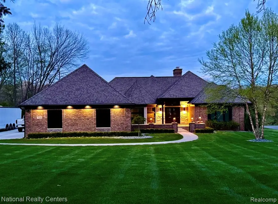 7050 Lake Shannon, Fenton, MI 48430 - #3