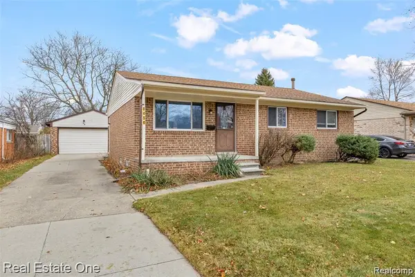 8456 Robindale, Dearborn Heights, MI 48127