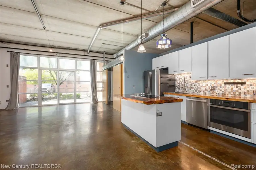322 E Harrison #4, Royal Oak, MI 48067 - #2