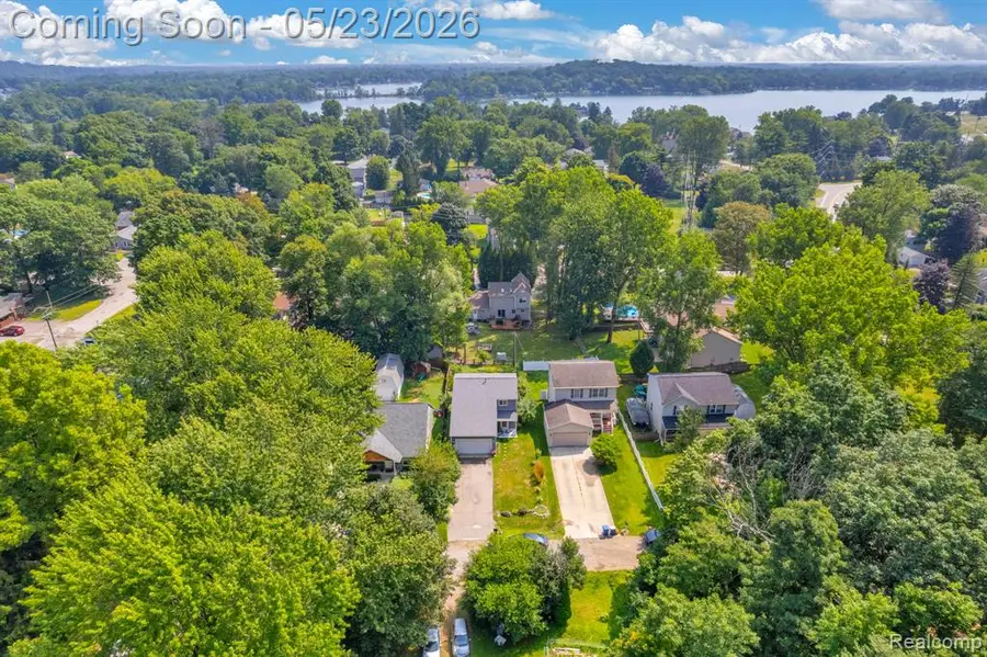 3852 Florman, Waterford, MI 48329 - #3