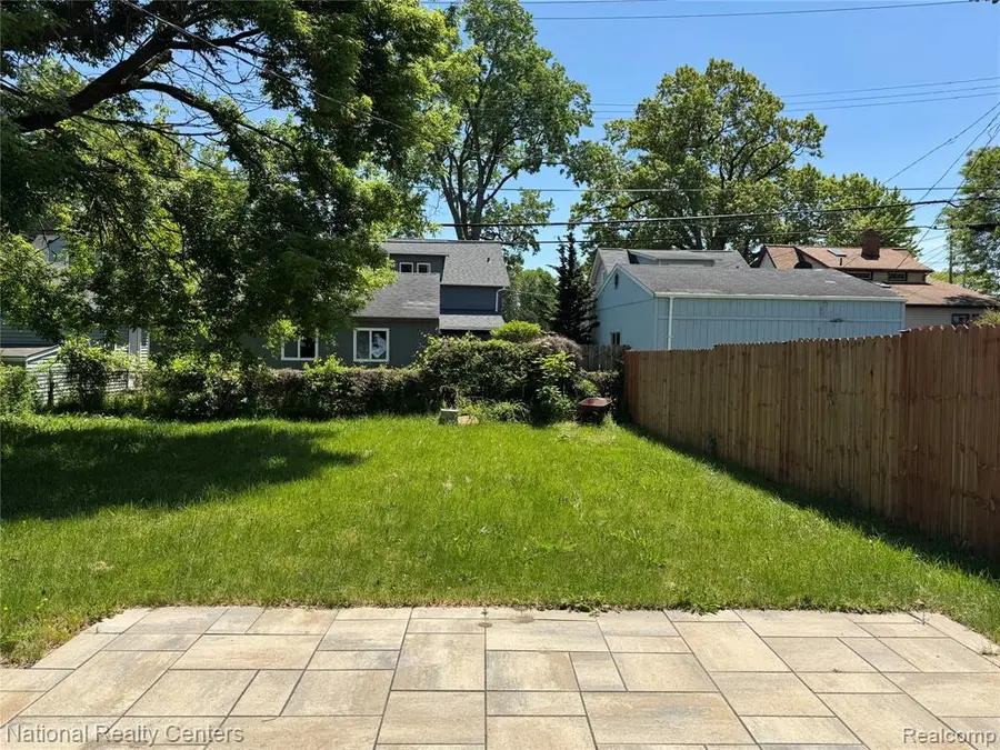 2230 Montroyal, Waterford, MI 48328 - #3