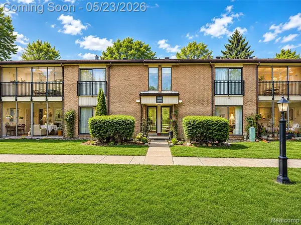 18451 University Park, Livonia, MI 48152