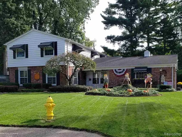 38552 Macintosh, Clinton Township, MI 48036