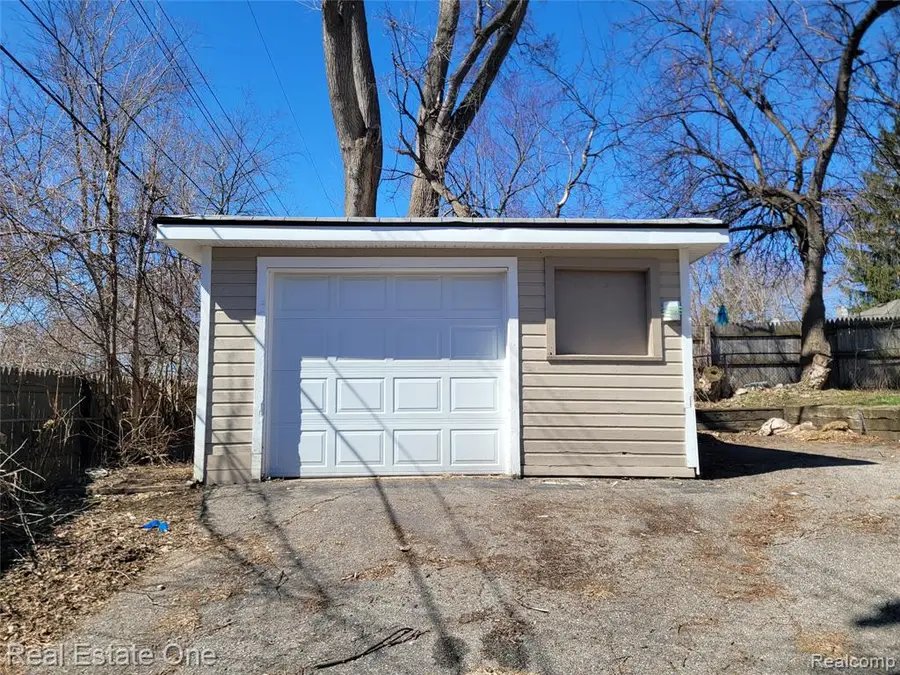 77 W Rutgers, Pontiac, MI 48340 - #3