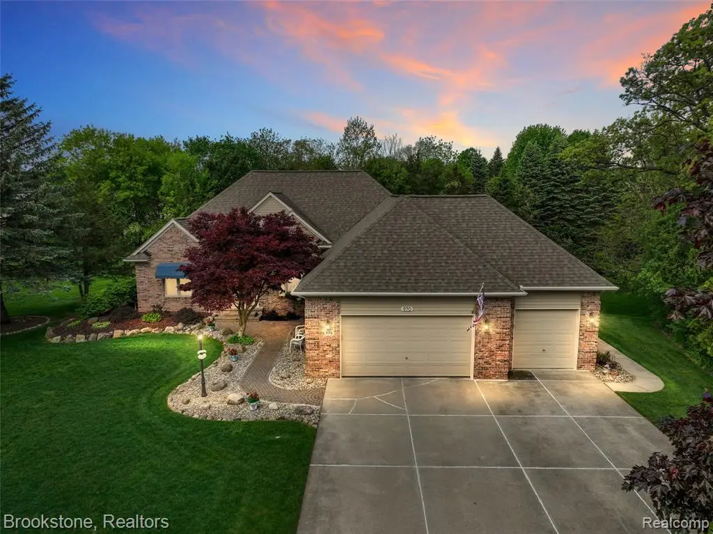 970 Moldovia, White Lake, MI 48386 - #1