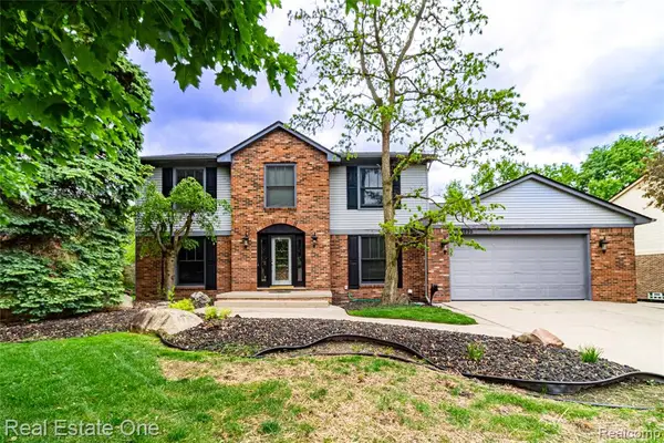 24890 White Plains, Novi, MI 48374