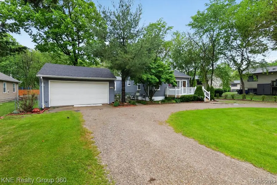 38152 Hixford, Westland, MI 48185 - #2