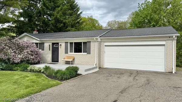6042 Snow Apple, Clarkston, MI 48346