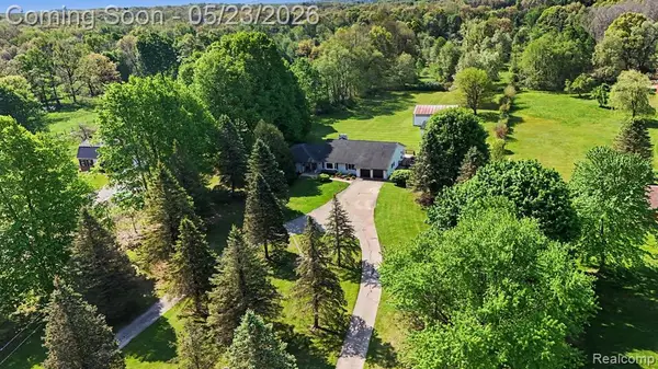 10306 Oakhill, Holly, MI 48442