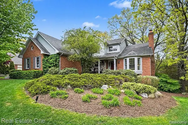 8189 High Point, White Lake, MI 48386