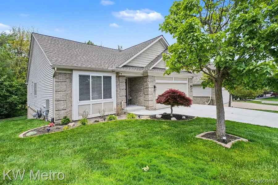 3280 Harbours, Waterford, MI 48328 - #3