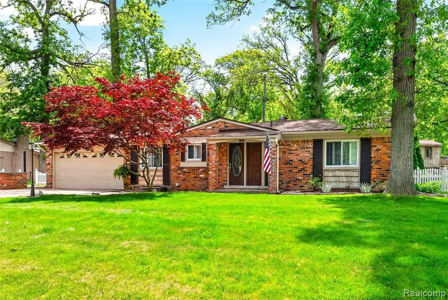 8733 Woodside, Grosse Ile, MI 48138 - #2
