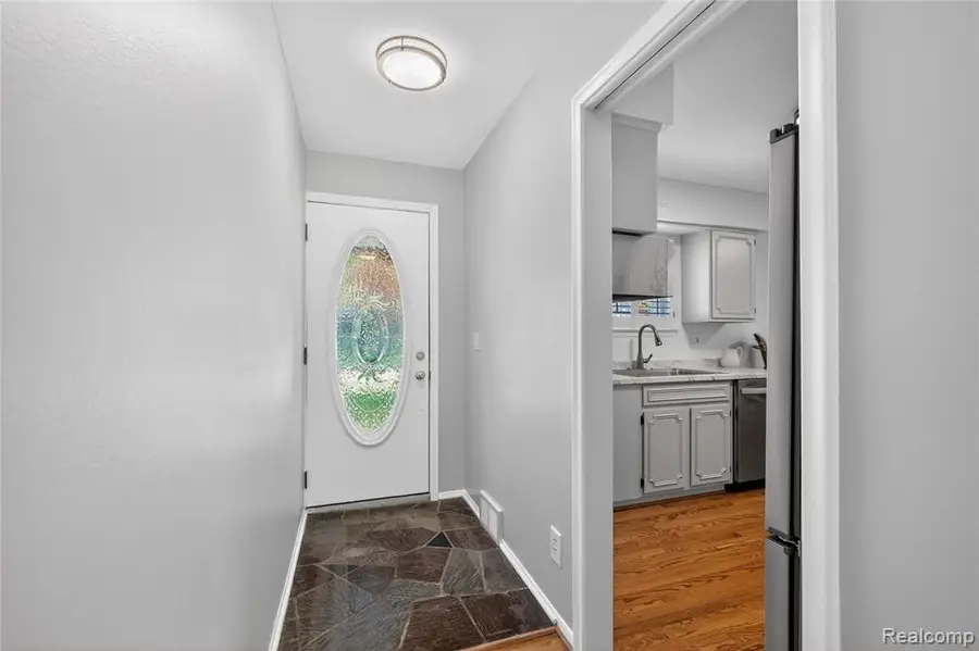 8733 Woodside, Grosse Ile, MI 48138 - #3