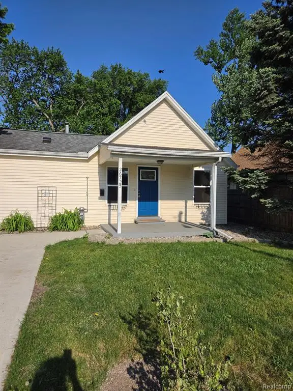 26725 Palmer Blvd, Madison Heights, MI 48071 - #2