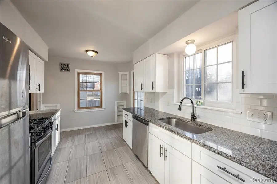 20701 Toles, Grosse Pointe Woods, MI 48236 - #3