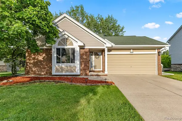 2481 Woodmont, Canton, MI 48188
