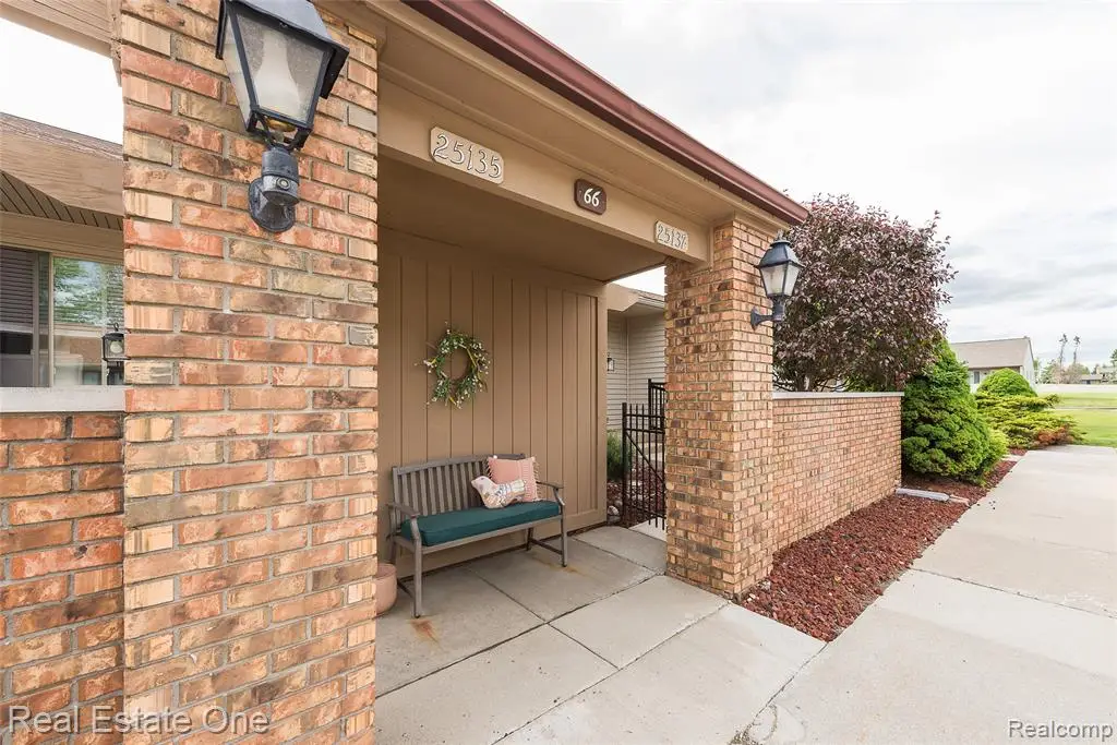 25137 Jefferson #4, South Lyon, MI 48178 - #1