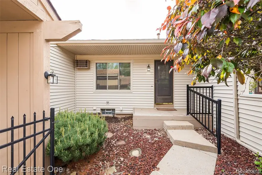 25137 Jefferson #4, South Lyon, MI 48178 - #3