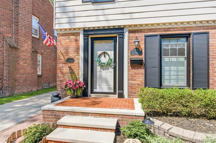 238 S York, Dearborn, MI 48124 - #2
