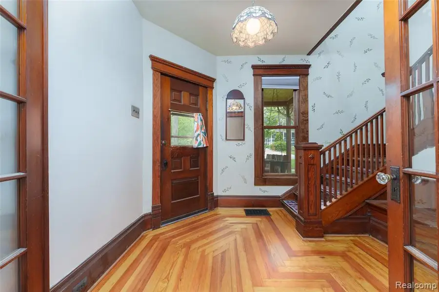 238 E Washington, Howell, MI 48843 - #2