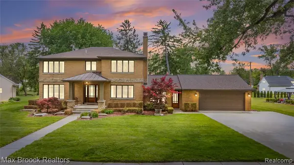 18341 Warwick, Beverly Hills, MI 48025