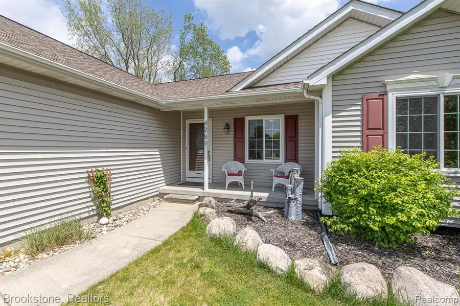 4289 Covey, Grand Blanc, MI 48439 - #2