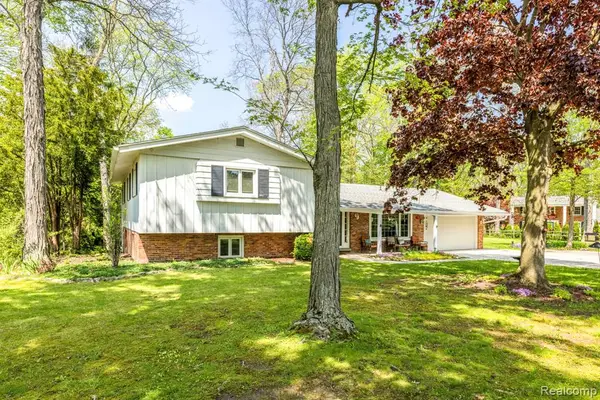 3560 North, Clyde, MI 48049
