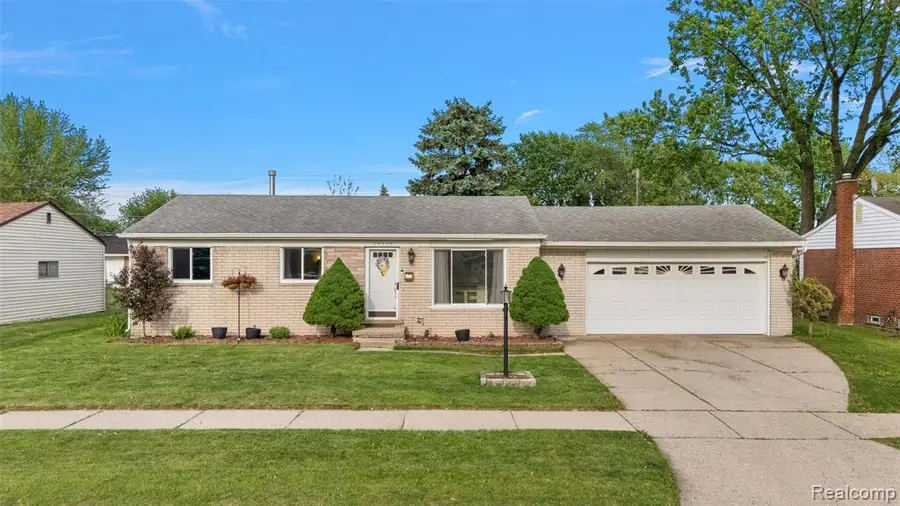 34564 Whittaker, Clinton Township, MI 48035 - #2