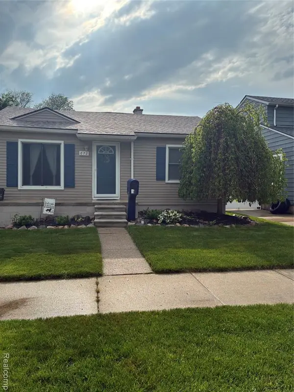672 8th, Wyandotte, MI 48192